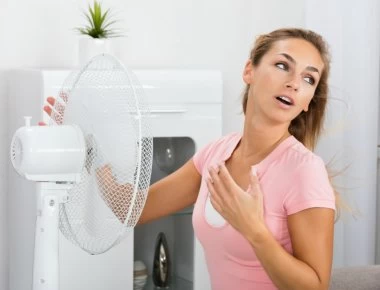 Αυτό είναι το κόλπο για να να κοιμηθείτε άνετα στην ζέστη χωρίς air condition